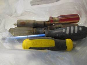 lot 67 image: screw drivers