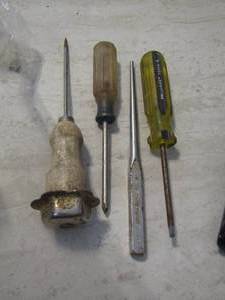 lot 62 image: screw drivers, punch & pic