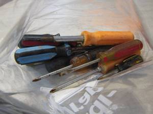 lot 47 image: Screw drivers