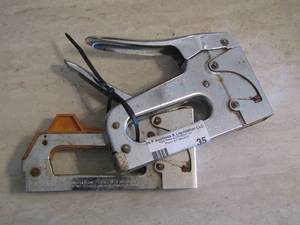 lot 35 image: qty 2 staple guns