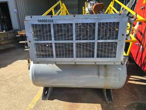 lot 3 image: Ingersoll Rand T30 Air Compressor w 25HP 3 Phase Reliance Motor