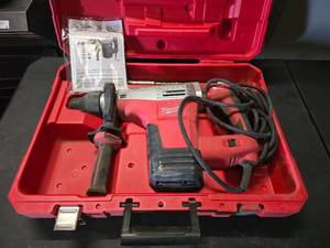 lot 28 image: NICE Milwaukee 1 34 SDS-Max Combi Hammer w Bits, Manual & Case.  TESTED