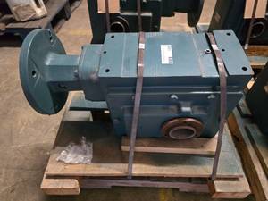 lot 109 image: NEW Dodge C350 Combination Tigear Right Angle C-Face Reducer