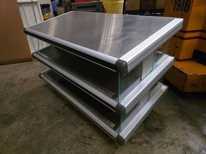 lot 48 image: Hatco Foodservice GR2DS-48D Glo-Ray Merchandising Warmer
