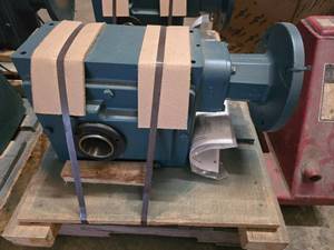 lot 44 image: NEW Dodge C350 Combination Tigear Right Angle C-Face Reducer