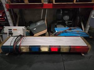 lot 149 image: Whelen Edge Ultra RedBlue Police Light Bar