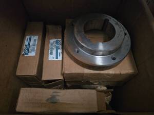 lot 158 image: Lot of 6 Dodge 003004 R25TL Rigid Femals Flanges