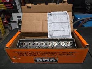 lot 165 image: RHS Small Block Chevrolet Cylinder Head, 12322