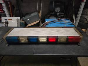 lot 151 image: Whelen Edge Ultra RedBlue Police Light Bar