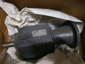 lot 217 image: US Gearmotors Series 2000 Gear Reducer Motor CBN2202SB3U145TC, 1750RPM
