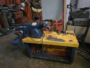 lot 104 image: Ammco 6000 Automatic Brake Lathe w Accessories.  FULLY OPERATIONAL