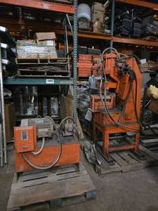 lot 105 image: Hydro-Pierce Hydraulic Press Machine w 90 Degree Jig & 12 Throat.  Includes Lincoln 15HP Motor & Hydraulic Fluid Tank