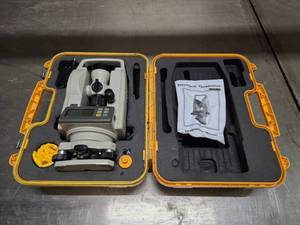 lot 191 image: Futura DT-20 Digital Theodolite w Case