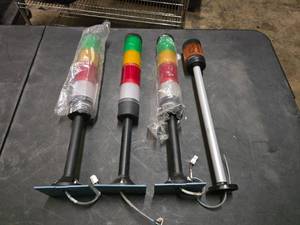 lot 246 image: Lot of 4 Equipment Mounted Stacklights