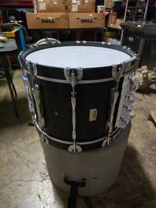 lot 276 image: Yamaha Field Corps MB8220U 14 x 20 10-Lug Birch & Mahogany Marching Bass Drum (Made in Japan) w Yamaha Case