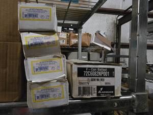 lot 287 image: Lot of Ballasts.  Includes 4 Rapid Start F40T12 & 1 Advance Can Ballast