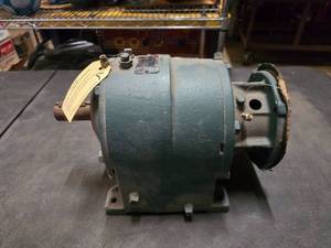 lot 311 image: NEVER USED  Dodge 140-DM3A-7.6-A1 Tigear Inline 7.61 Gear Reducer
