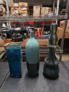 lot 346 image: Lot of 3 JL Vases, Includes Art Glass