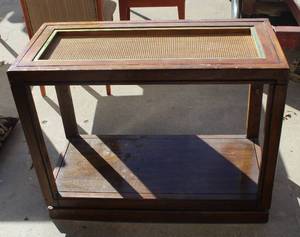 lot 10 image: two-tier end table.