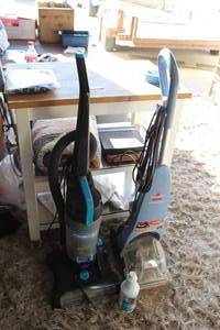lot 15 image: Upright Vacuum and carpet cleaner