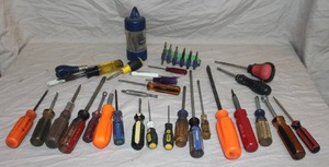 lot 22 image: assorted screwdrivers and hand tools