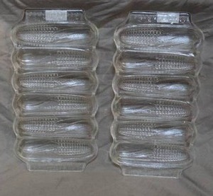 lot 37 image: vintage clear glass Miracle Maize cornbread pans,