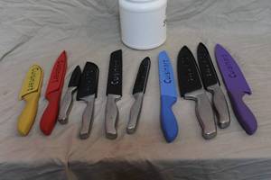 lot 43 image: Knife Set