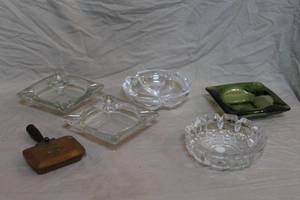 lot 44 image: Assortment of vintage glass ashtrays  and a Vtg Coppercraft Guild Taunton, MA Copper Silent Butler Ash Crumb Catcher Tray