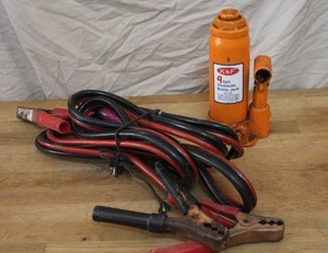 lot 94 image: 4 ton hydraulic bottle jack and jumper cables