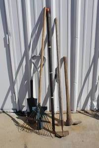 lot 123 image: Yard tools see pictures for details