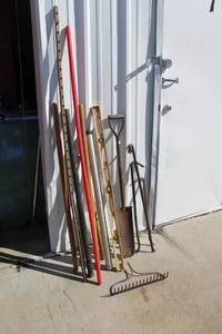lot 127 image: Yard tools see pictures for details