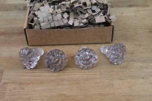 lot 152 image: 4 glass drawer pulls