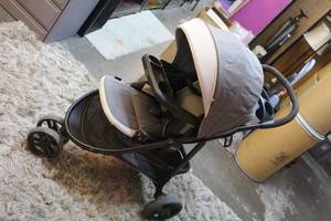 lot 199 image: Graco jogging stroller