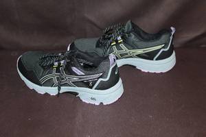 lot 205 image: Size 9 Gel-Venture running shoes