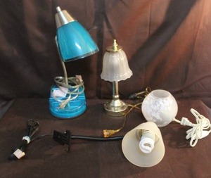 lot 246 image: Desk lamps and more see pictures