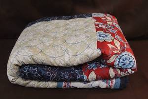 lot 275 image: King quilt