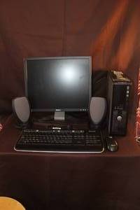 lot 283 image: Dell desktop computer with wireless mouse and keyboard