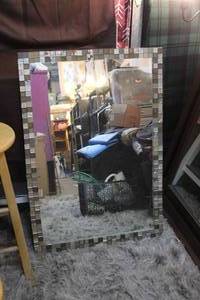 lot 285 image: mirror about 41 inches x 28 inches give or take