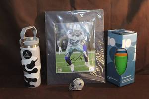 lot 290 image: autographed photo of Dallas Cowboys and stainless steel bottletumbler and more see pictures