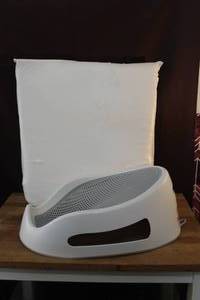 lot 314 image: Wedge pillow and Baby Bath Support.