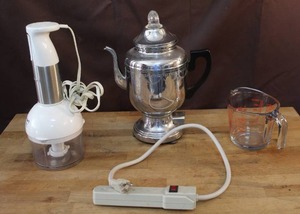 lot 315 image: Smart Stick hand blender. And other kitchen items