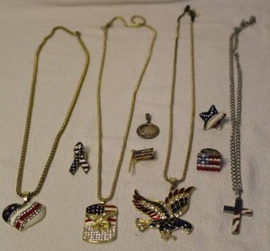 lot 326 image: collection of patriotic-themed jewelry