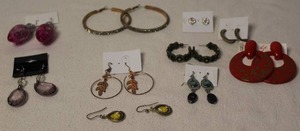 lot 329 image: Mixed lot of earrings see pictures for details