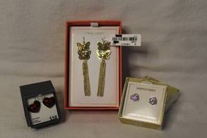 lot 340 image: Earrings see pictures for details