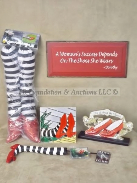 lot 23 image: Its all about the shoes dcor
