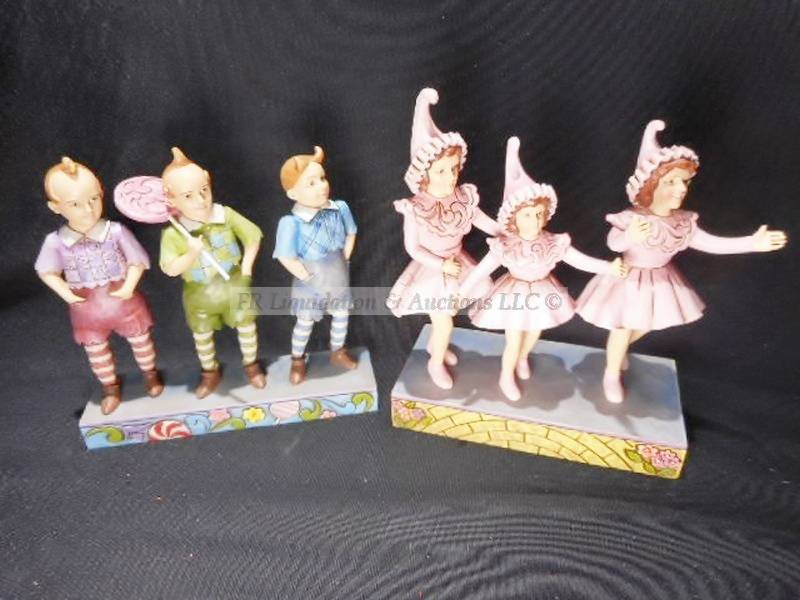 lot 410 image: Jim Shore figurines