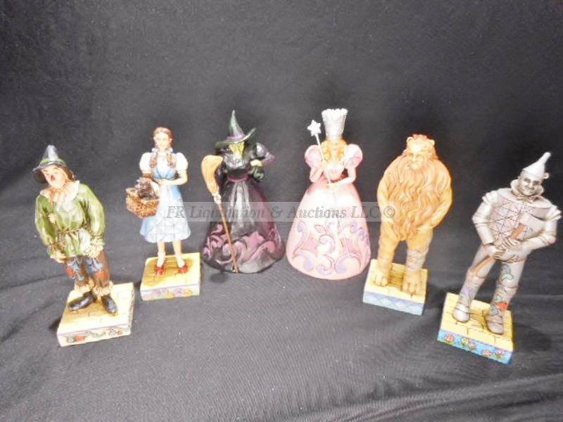 lot 408 image: Jim Shore figurines