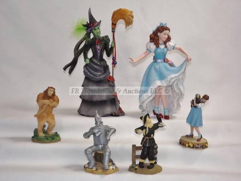 lot 83 image: Enesco figurines