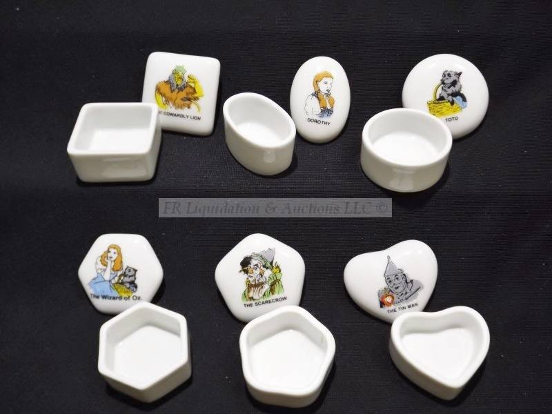 lot 87 image: Ceramic ring boxes