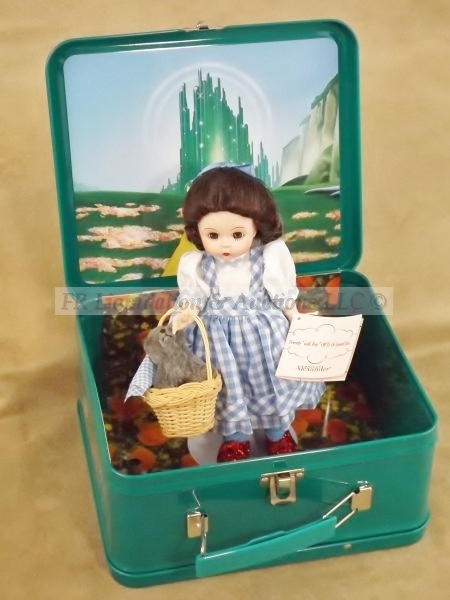 lot 112 image: Madame Alexander lunchbox doll